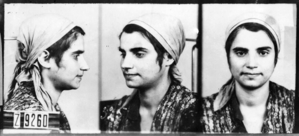 Bild som föreställer Stephanie Holomek, en romsk flicka som dödades i Auschwitz-Birkenau under förintelsen. 