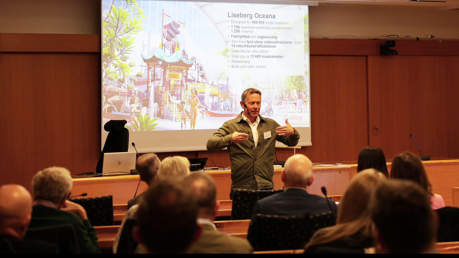 Thomas Sjöstrand vd för Lisebergs jubileumsprojekt berättade om Grand Curiosa Hotel som öppnade i år och Oceana Vattenvärld som öppnar 2024.