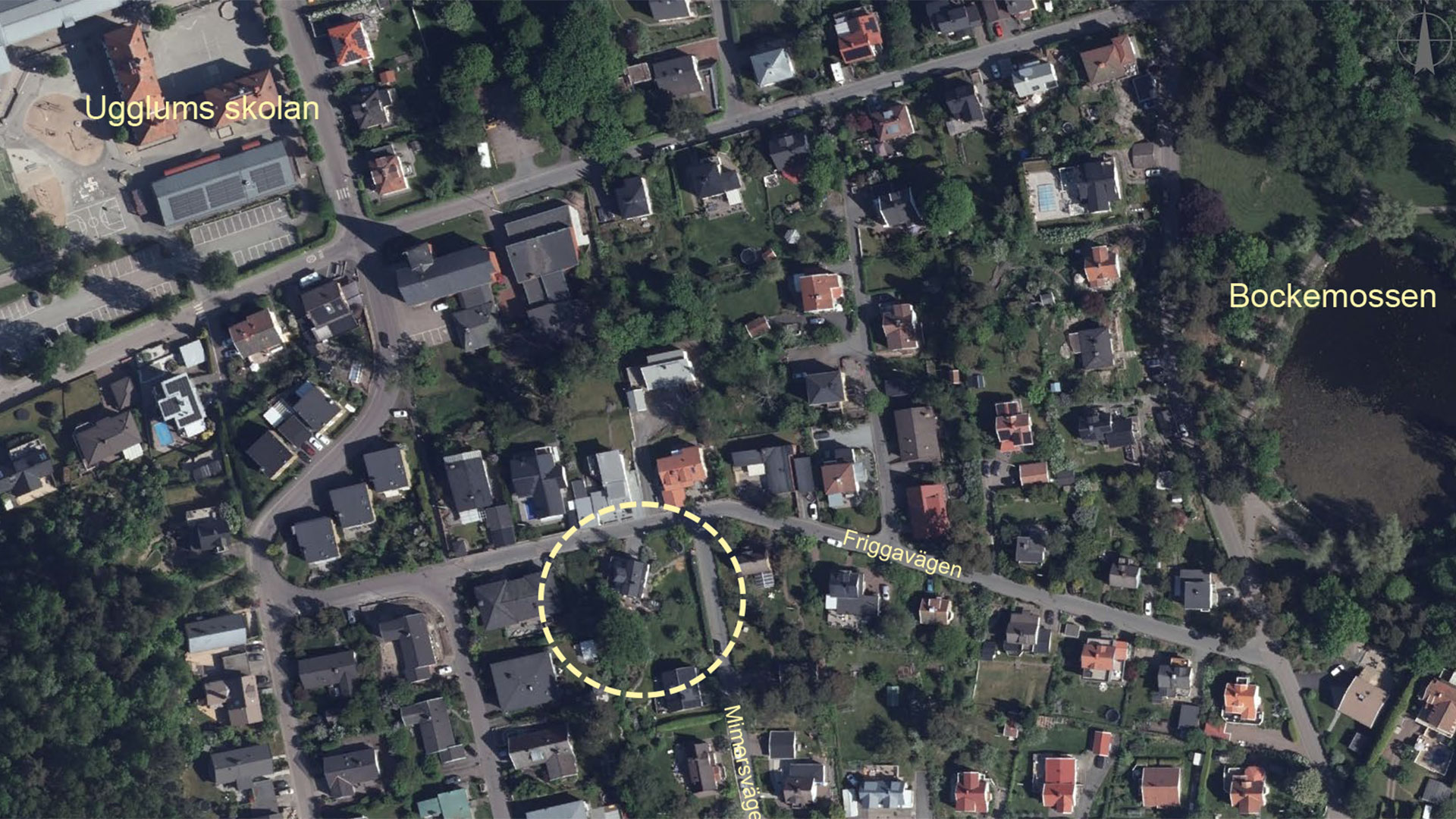 Ortofoto som visar med ljusgul streckad markering vilken fastighet som detaljplan för bostäder vid Mimersvägens norra del, Ugglum 195:17, gäller.