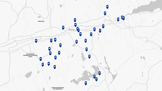 Bilden visar en karta med blå pilar på.