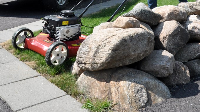 Bild på gräsklippare som kan bullra.