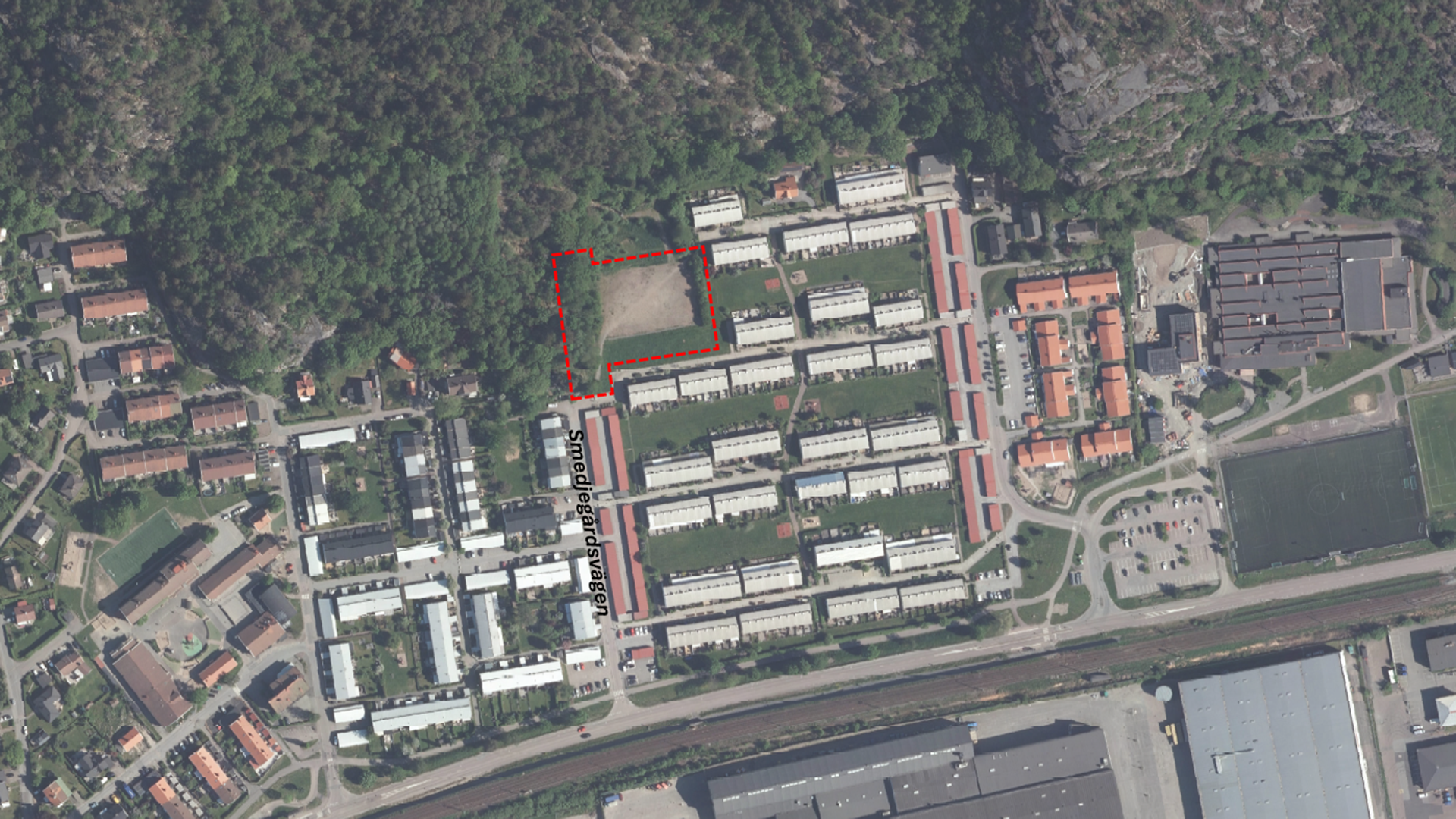 Ortofoto med röd markering visar planområdet för aktuell detaljplan.