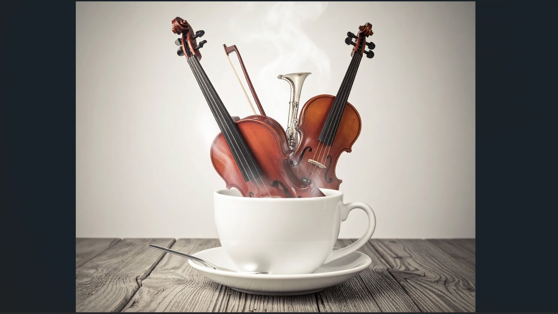 Bild på kaffekopp med olika instrument i.